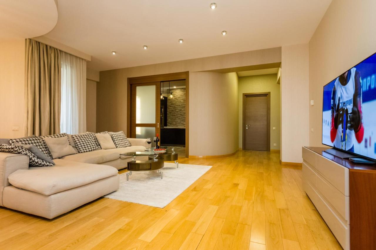 Central Cosy 5Bd-5Bath Apartment Tbilisi Luaran gambar