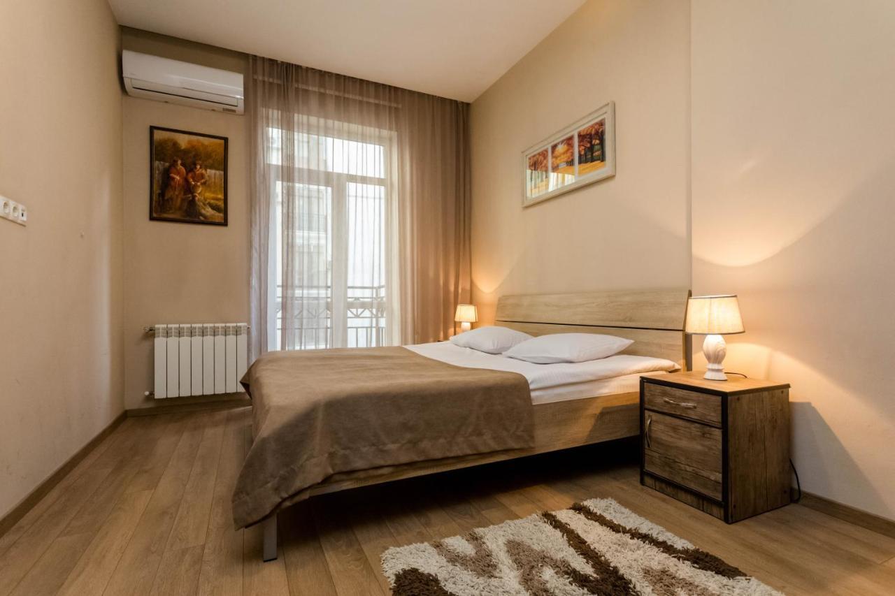 Central Cosy 5Bd-5Bath Apartment Tbilisi Luaran gambar
