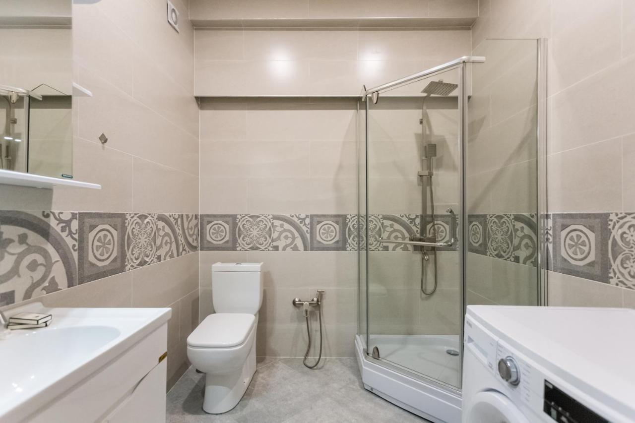 Central Cosy 5Bd-5Bath Apartment Tbilisi Luaran gambar